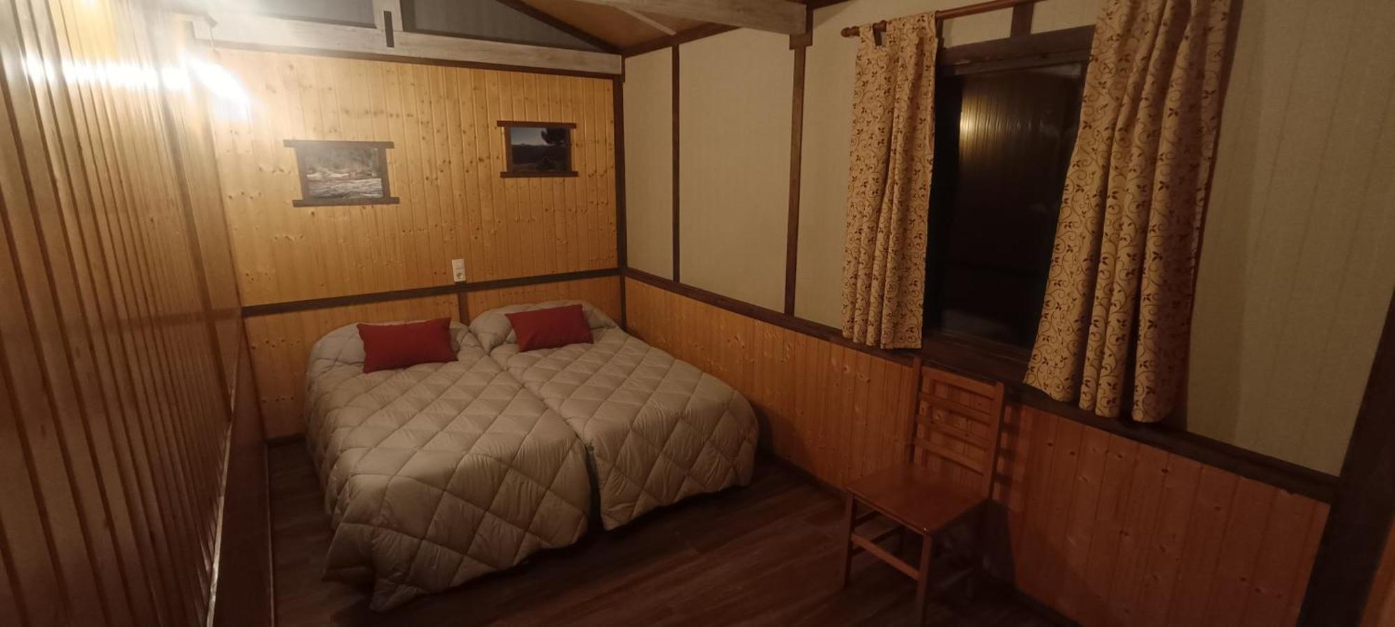 Casas Rurales Vado Del Rio Tus Cortijo Prados Luaran gambar